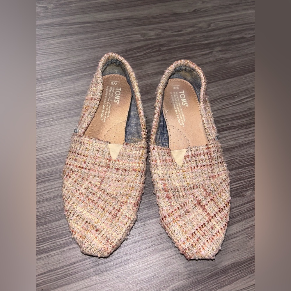 TOMS Classic Pink Boucle Shoes Size 6